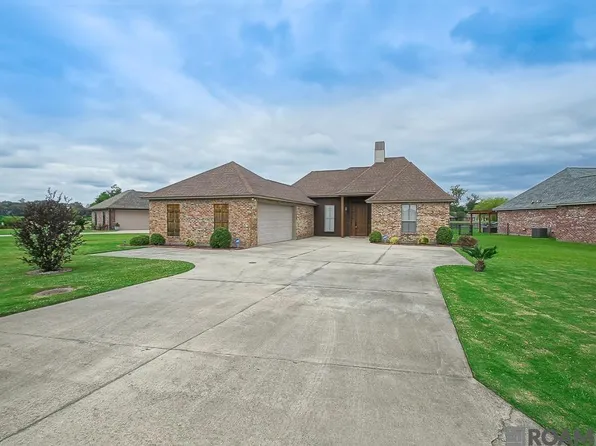 435 Lakeshore Dr, Oscar, LA 70762