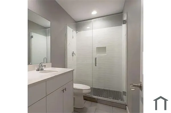 Building Photo - 4840 S Drexel Blvd #502