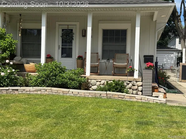 313 N Castell Ave, Rochester, MI 48307
