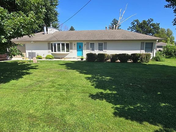 2nd image of 3002 4th St NE