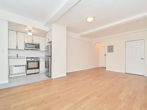 2nd image of 850 Amsterdam Ave APT 3D