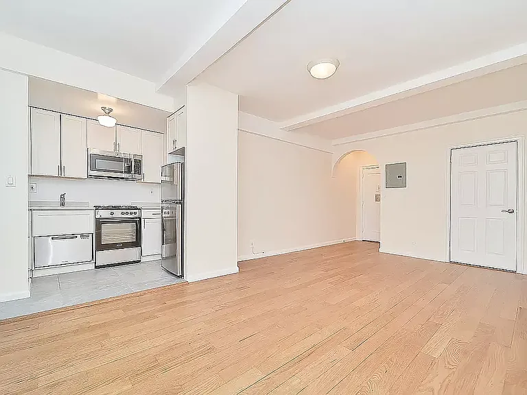 850 Amsterdam Ave #3D — Photo 2