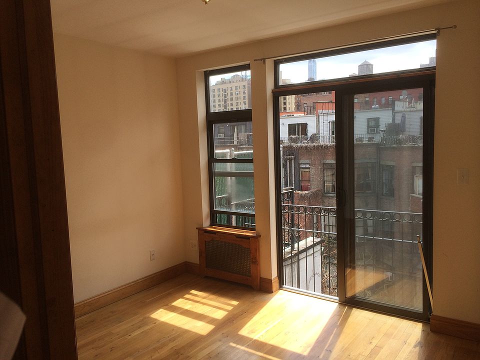 1st image of 116 W 74th St
