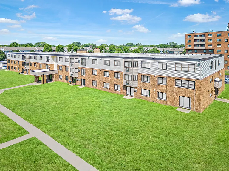 Ridgebrook Apartments — Photo 3