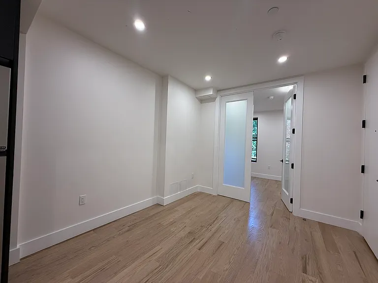 2324 Bedford Ave #2C — Photo 4