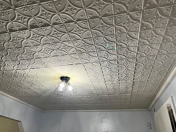 5th image of 77 Calyer St APT 3