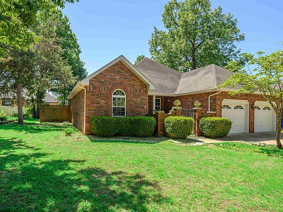 2nd image of 606 Leatherwood Dr