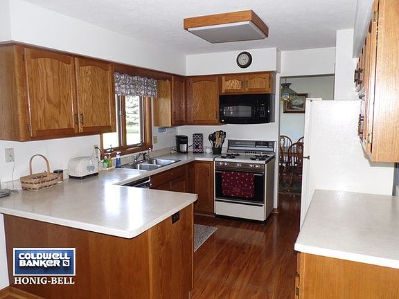 4th image of 3728 Maywood Ct E