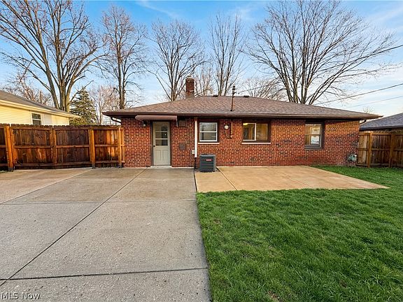 5th image of 4506 Silverdale Rd