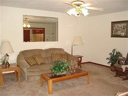4th image of 66 Gail Dr
