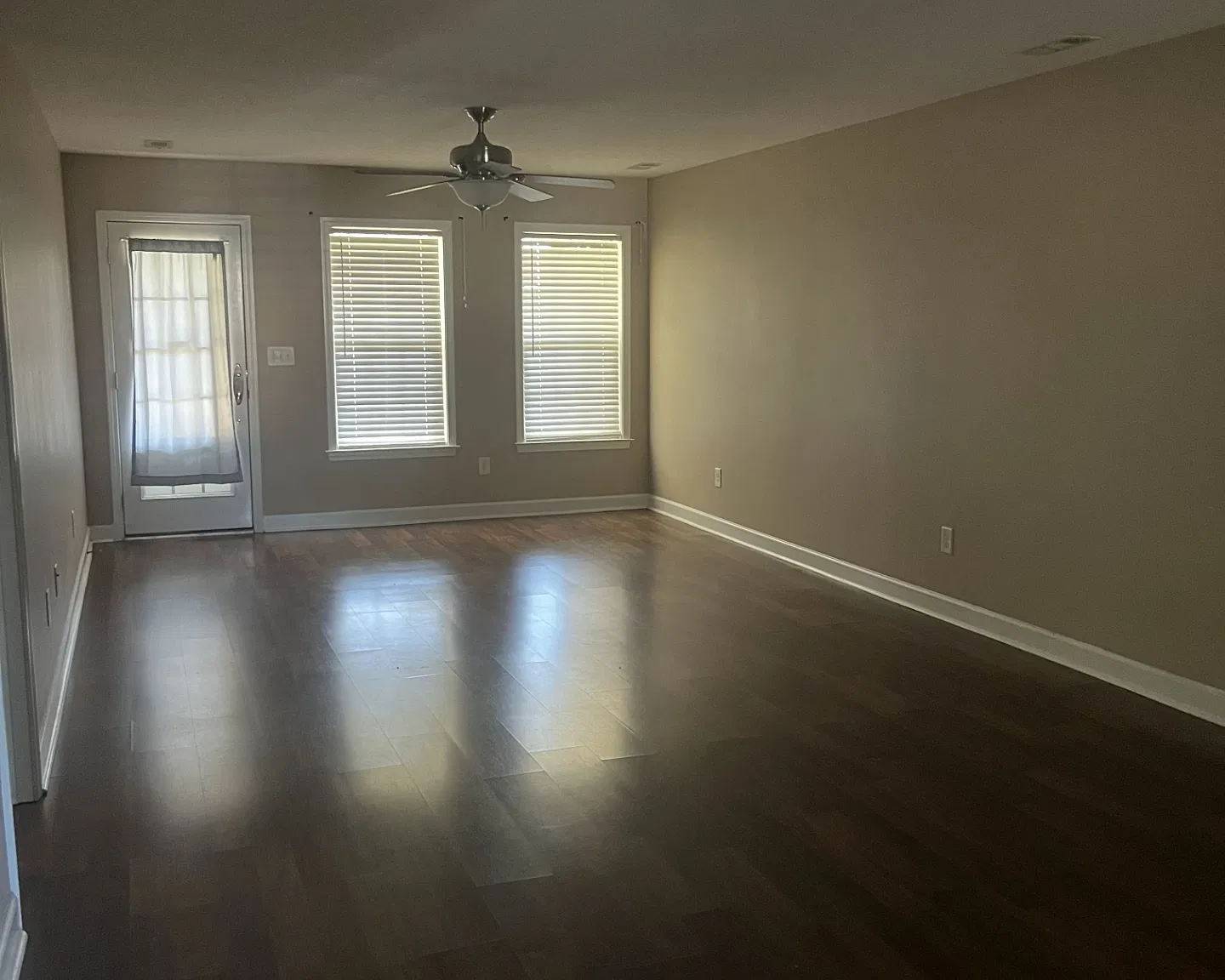2 bed, 1090 sqft, $1,195 — Photo 4