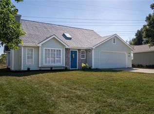 2821 Bluestem Dr N, Lawrence, KS 66047