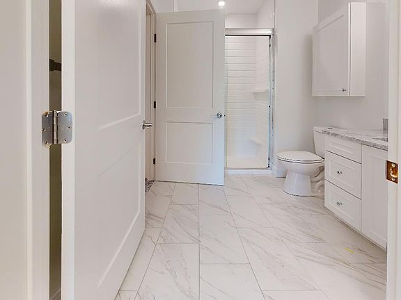 4th image of 201A Sherman Rd #303