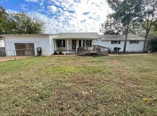 1090 6th St, Muscle Shoals, AL 35661