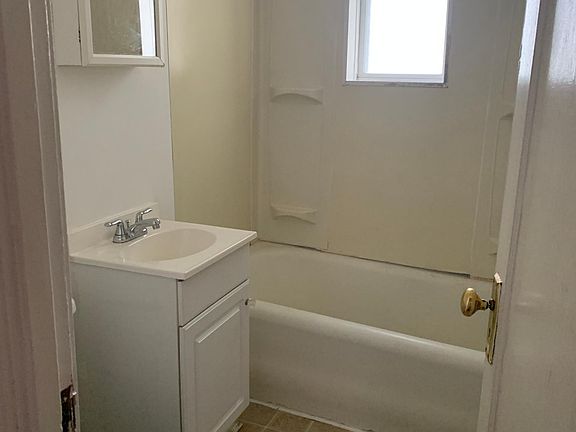 2nd image of 934 Concordia Ln APT 1