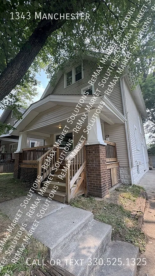 Spacious Akron Rental — Photo 1