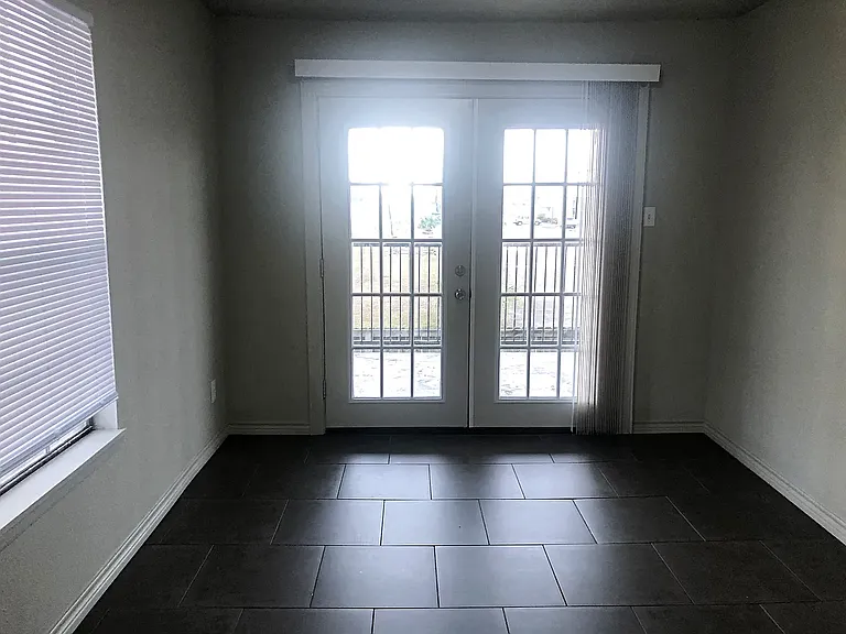 6090 Alpine Cir #5 — Photo 4