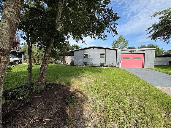 2nd image of 885 CARNATION DRIVE