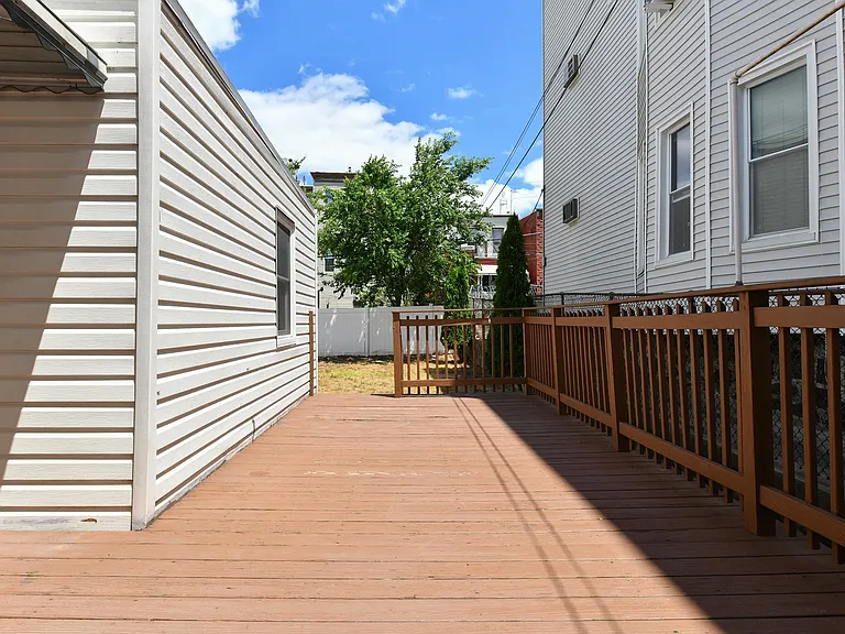 26 Charles St #1 — Photo 24
