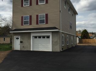 432 W 2nd St, Bound Brook, NJ 08805