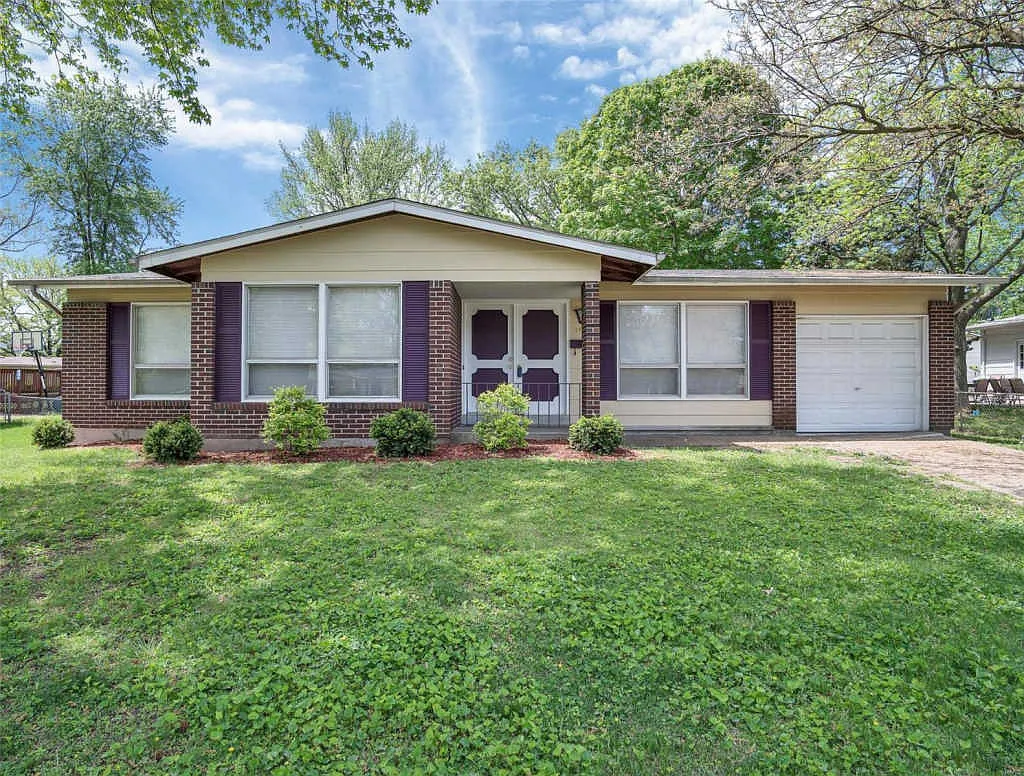 1430 Jackson Ln photo 1