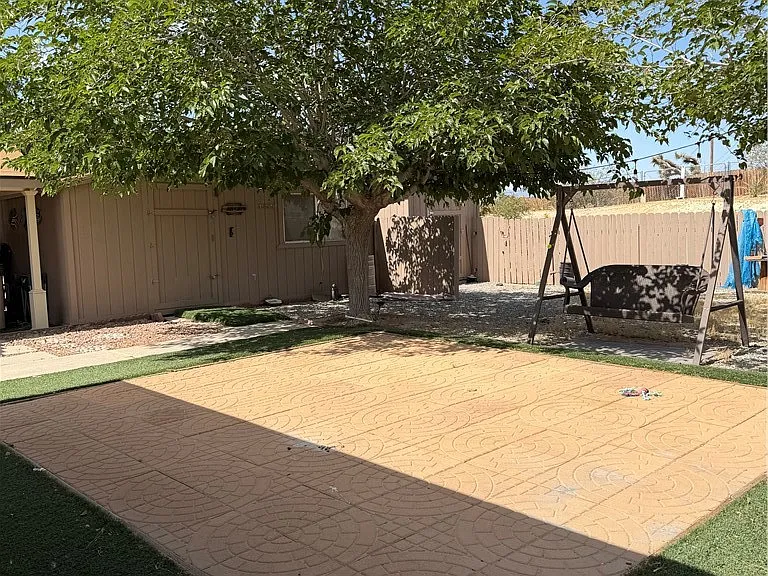 18602 Cocqui Rd — Photo 2