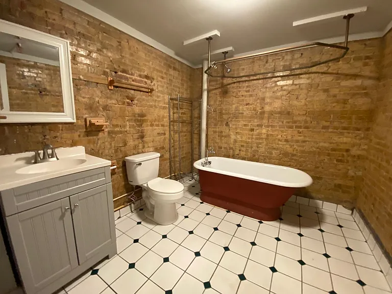 Welcome to 400 East Clayton Street! — Photo 10