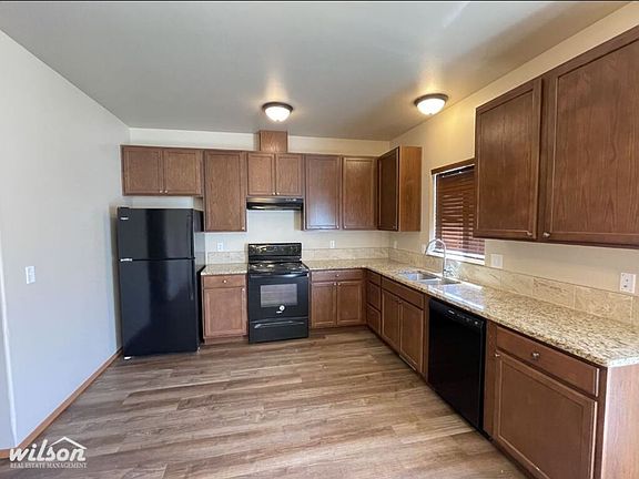 4th image of 2902 Willow St #2