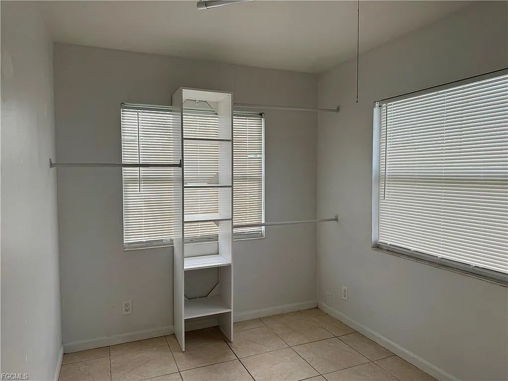 2328 Country Club Blvd - 1 — Photo 2