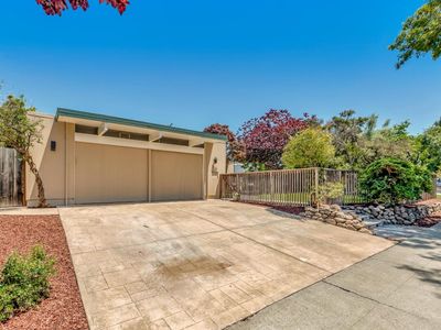 944 Ferngrove Dr, Cupertino, CA, 95014