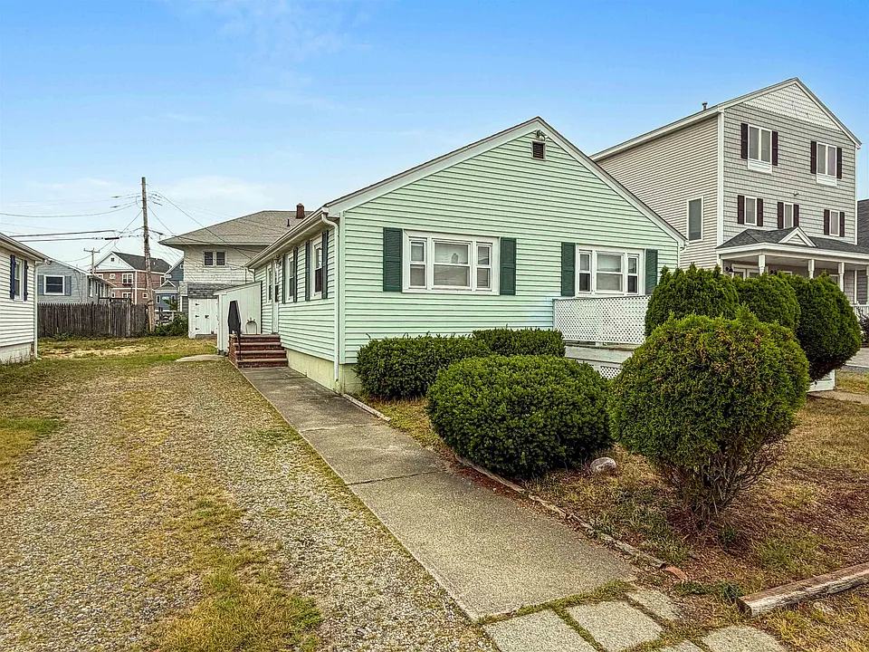23 Plymouth St