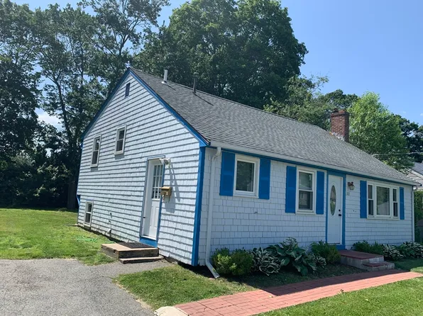 105 Massasoit Ave, Brockton, MA 02302