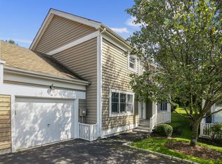 16 Brookridge Ct, Rye Brook, NY 10573