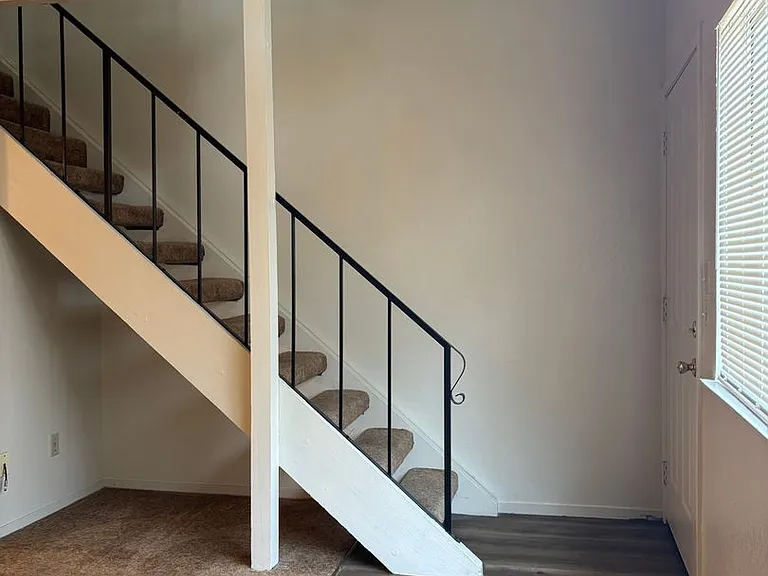 The Summit Apts. — Photo 3