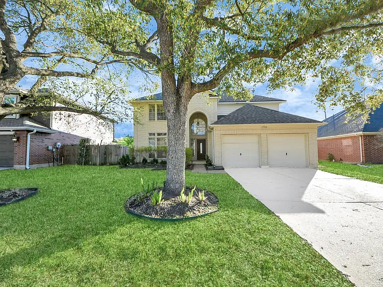 323 N Esplanade Ln — Photo 42
