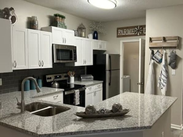 1035 Alexander Dr #821