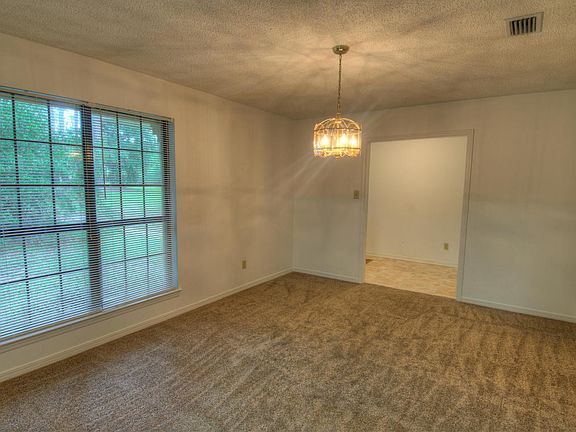 5th image of 129 S Lake Dr