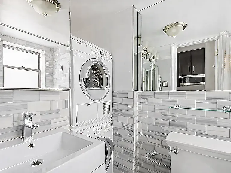 252 Mott St #11 — Photo 4
