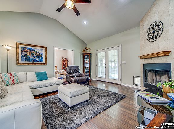 4th image of 11921 Poinciana St