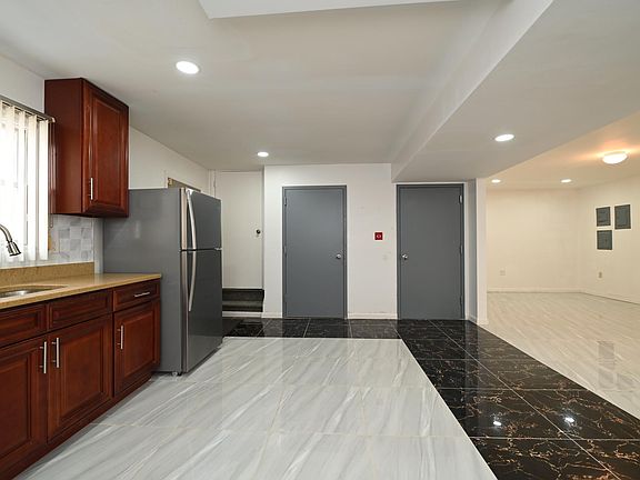 4th image of 2350 Hylan Blvd Floor 1