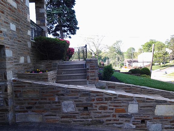 3rd image of 35 Glendale Road