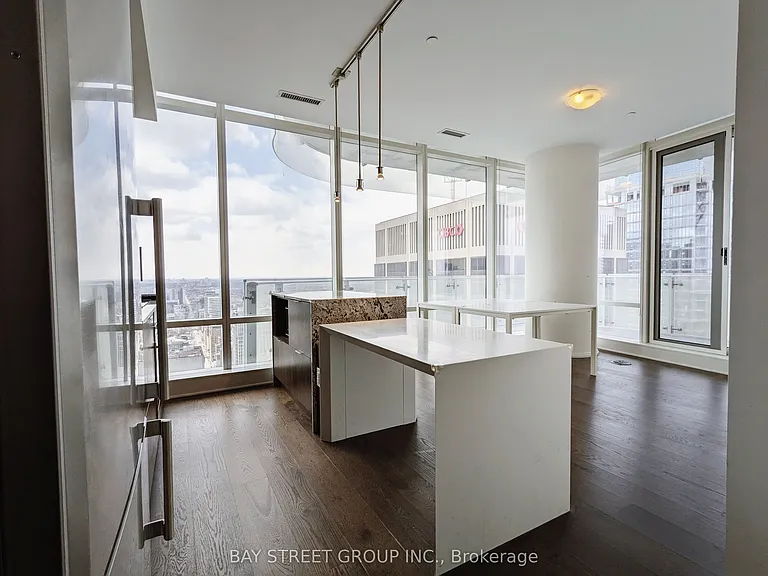 1 Bloor St E #4108 — Photo 5