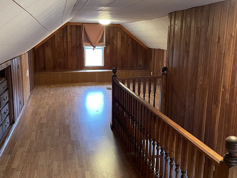 118 Northwestern Ave — Photo 11