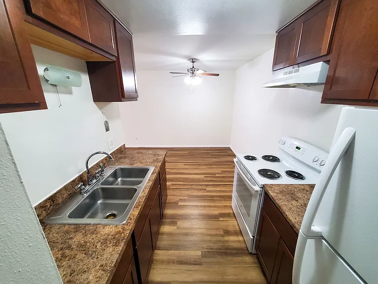 Nakoma Heights Apartment Homes — Photo 41