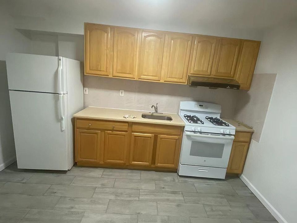 2nd image of 6134 165th St Floor Basement