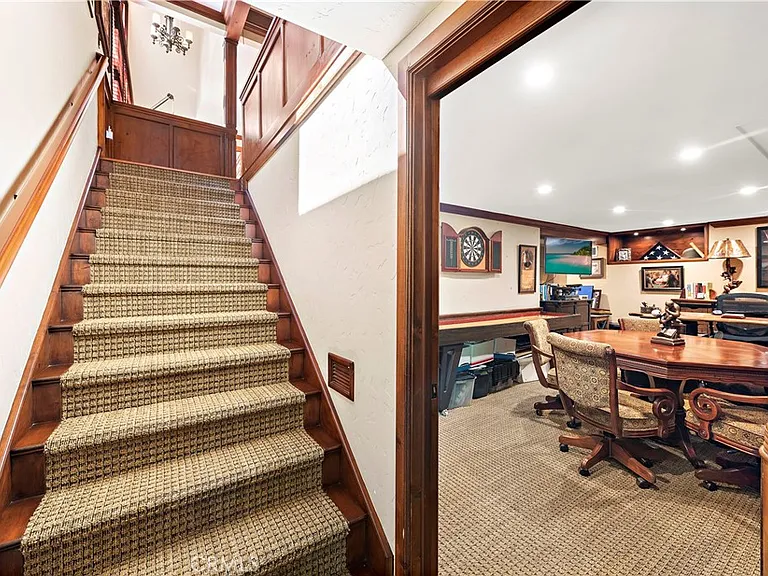 400 Cottage Grove Rd — Photo 37