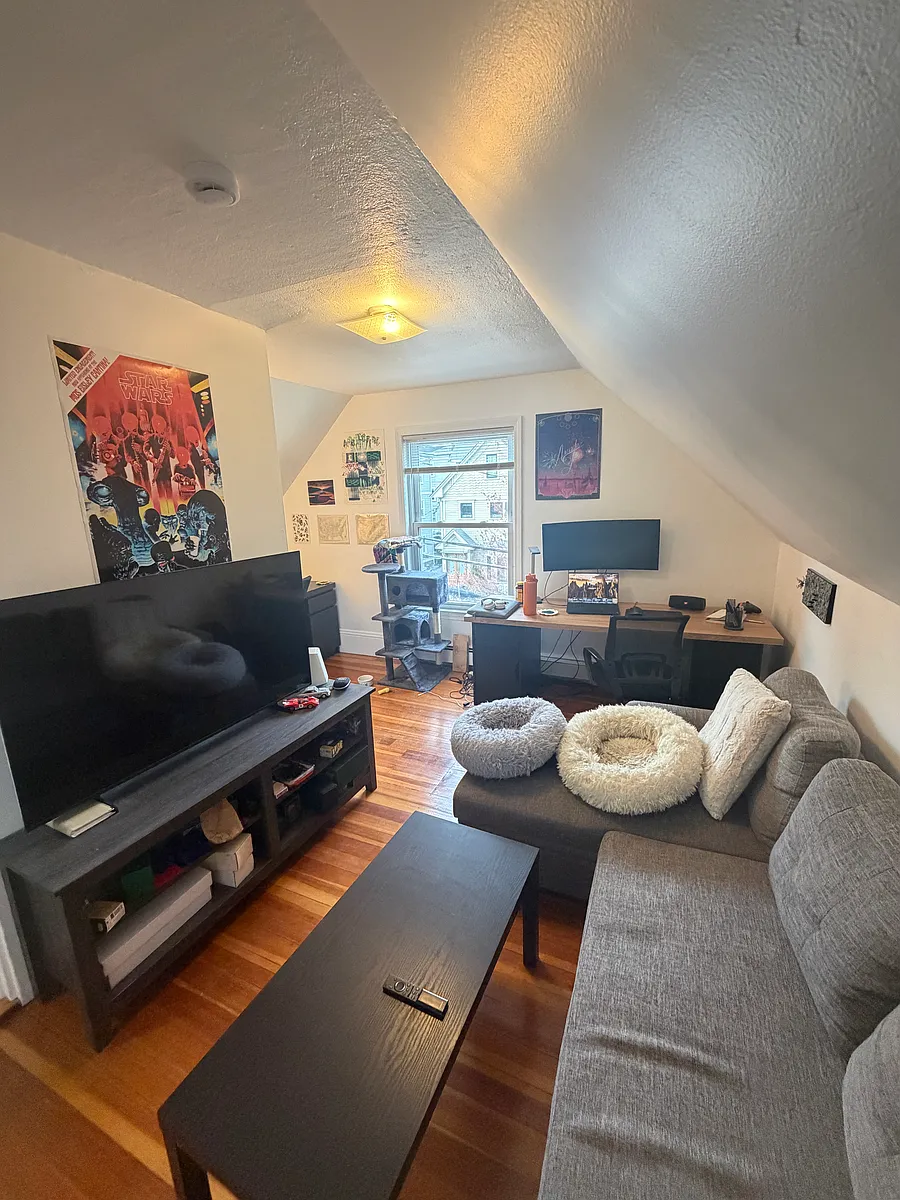 Building Photo - 156 Morrison Ave #3