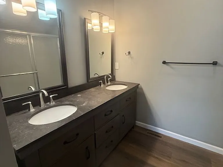 701 Stephanie Ct — Photo 4
