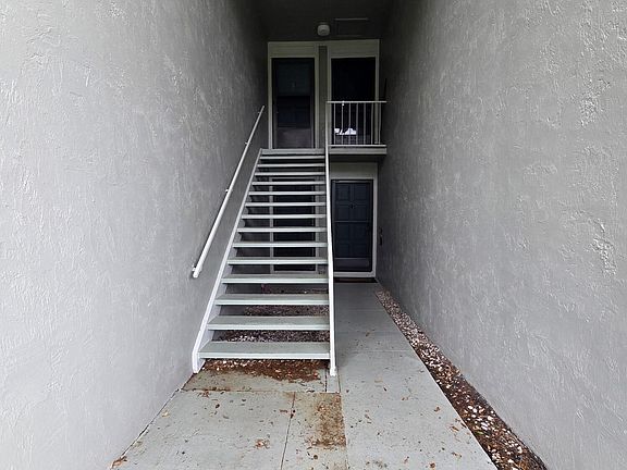 2nd image of 306 Palm Coast Pkwy NE
