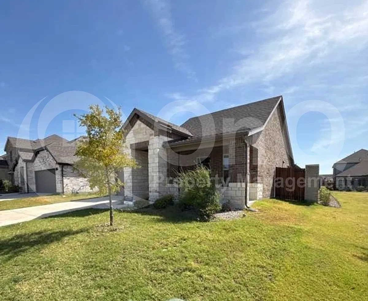 3 bed, 2.0 bath, 1847 sqft, $2,400 — Photo 2